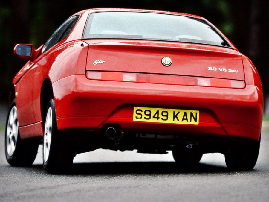  Alfa Romeo GTV (916C) 1998 года  (UK) (фото 9 из 10)